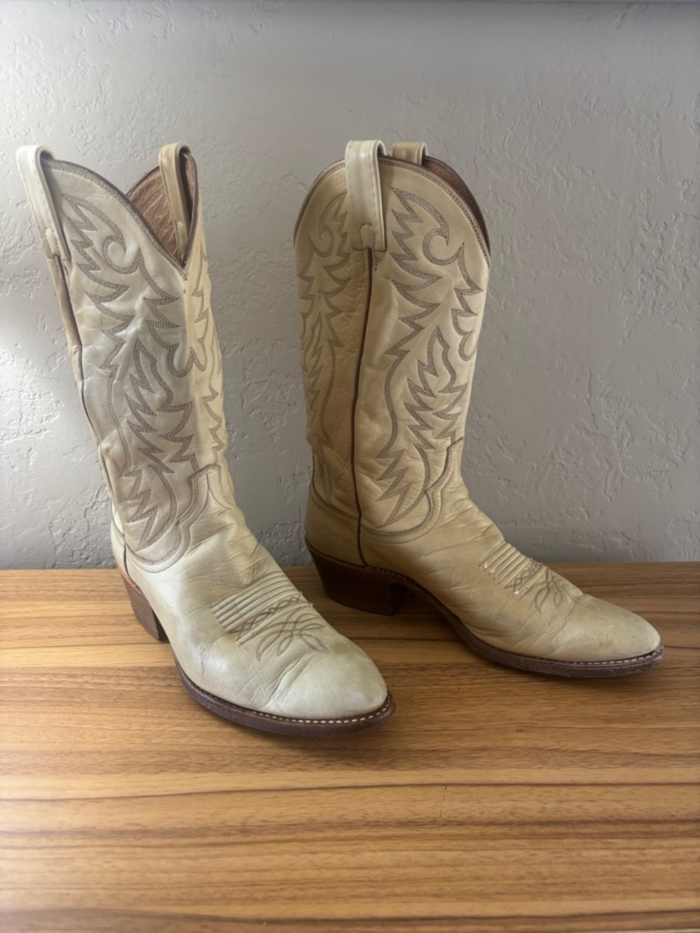Mens  9.5 Vintage Dan Post Light Tan Leather western  Cowboy Boots Made In USA
